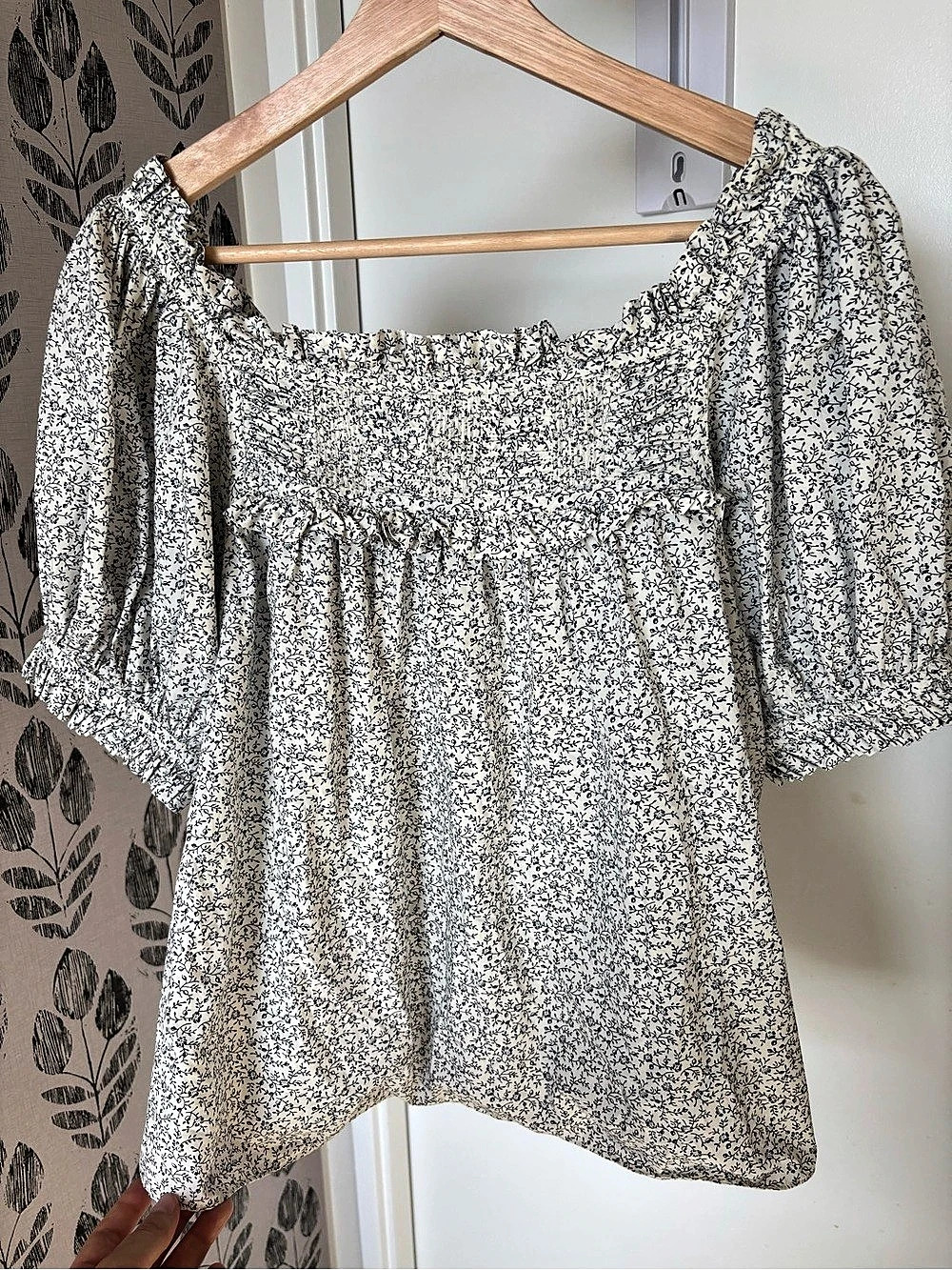 Doen Floral Cotton Blouse in White & Blue Size Medium